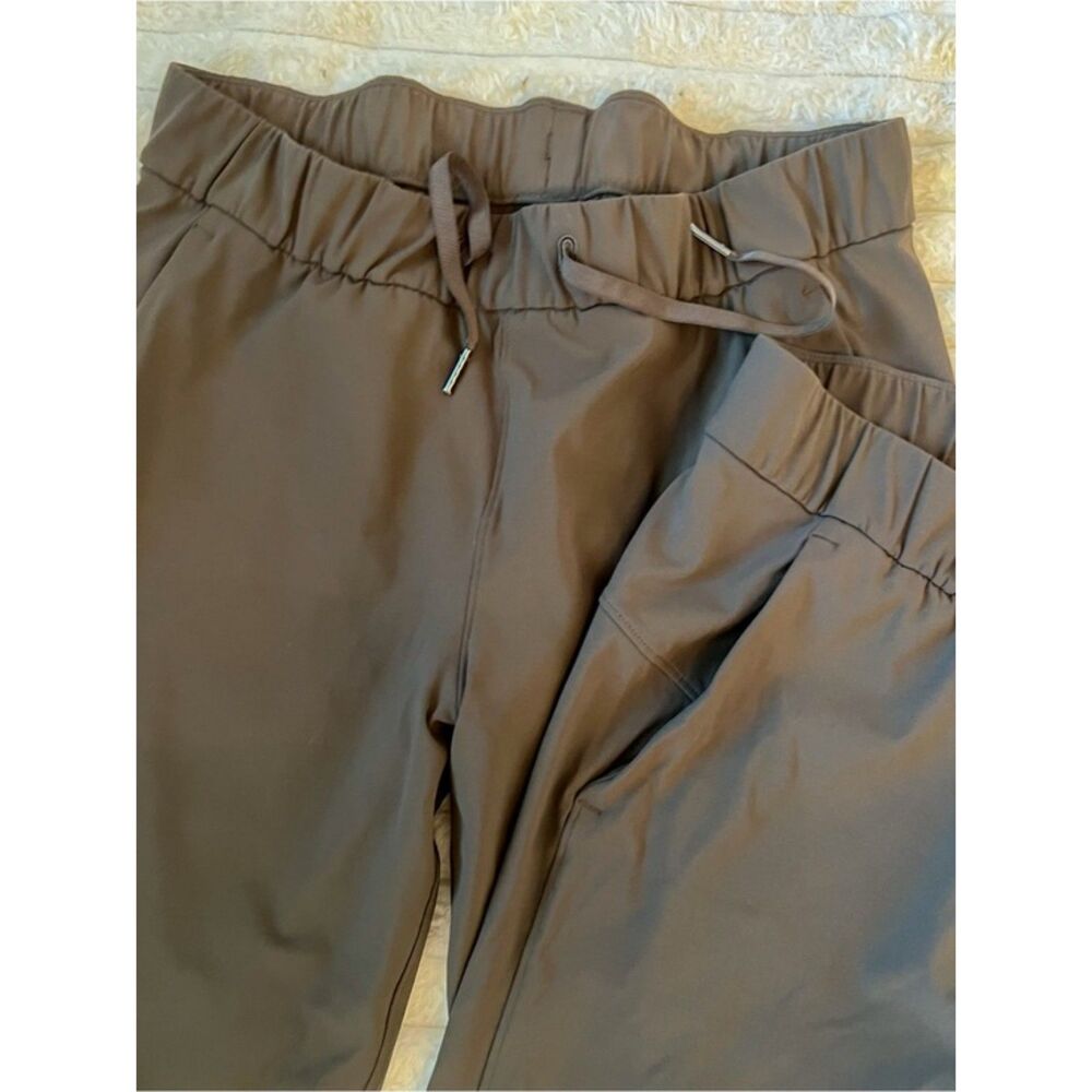 lot of 2 lululemon crop capris size 6 - Picture 2 of 7